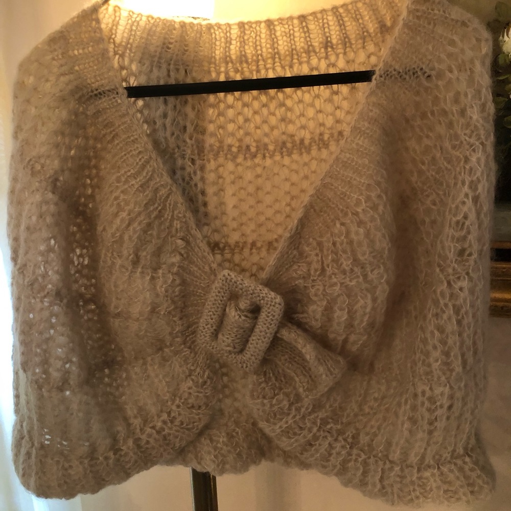 Beige-Tan Shoulder Wrap